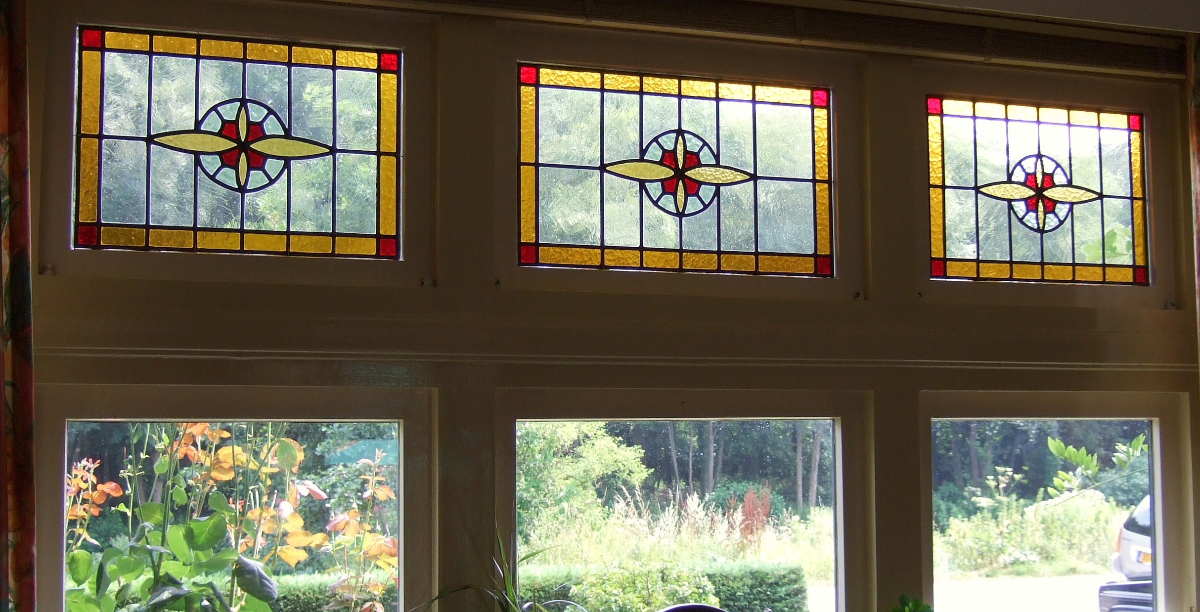 Noodlottig stoeprand Kalksteen Glas in lood voorbeelden / ontwerpen deuren, ramen en isolatieglas